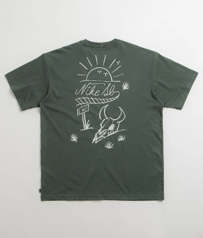 short cozy t-shirts -Nike SB Train Moniker T-Shirt - Vintage Green